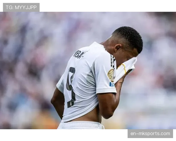 内维斯关注杜埃伤势，密集防守对手令比赛难度增加